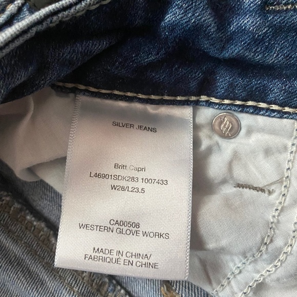 Silver Jeans Britt Capri - Picture 3 of 4